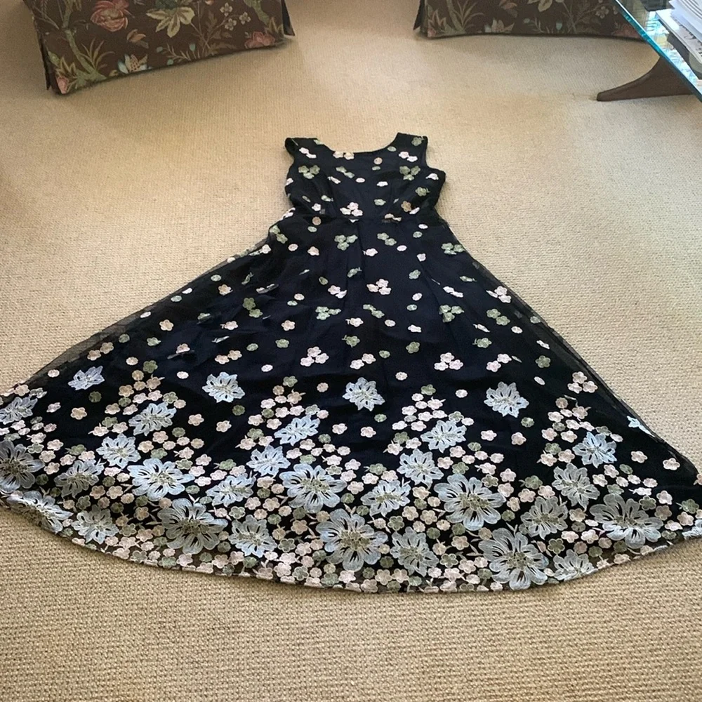 Tahari, size 10, embroidered pink, blue and green on black - Picture 1 of 6